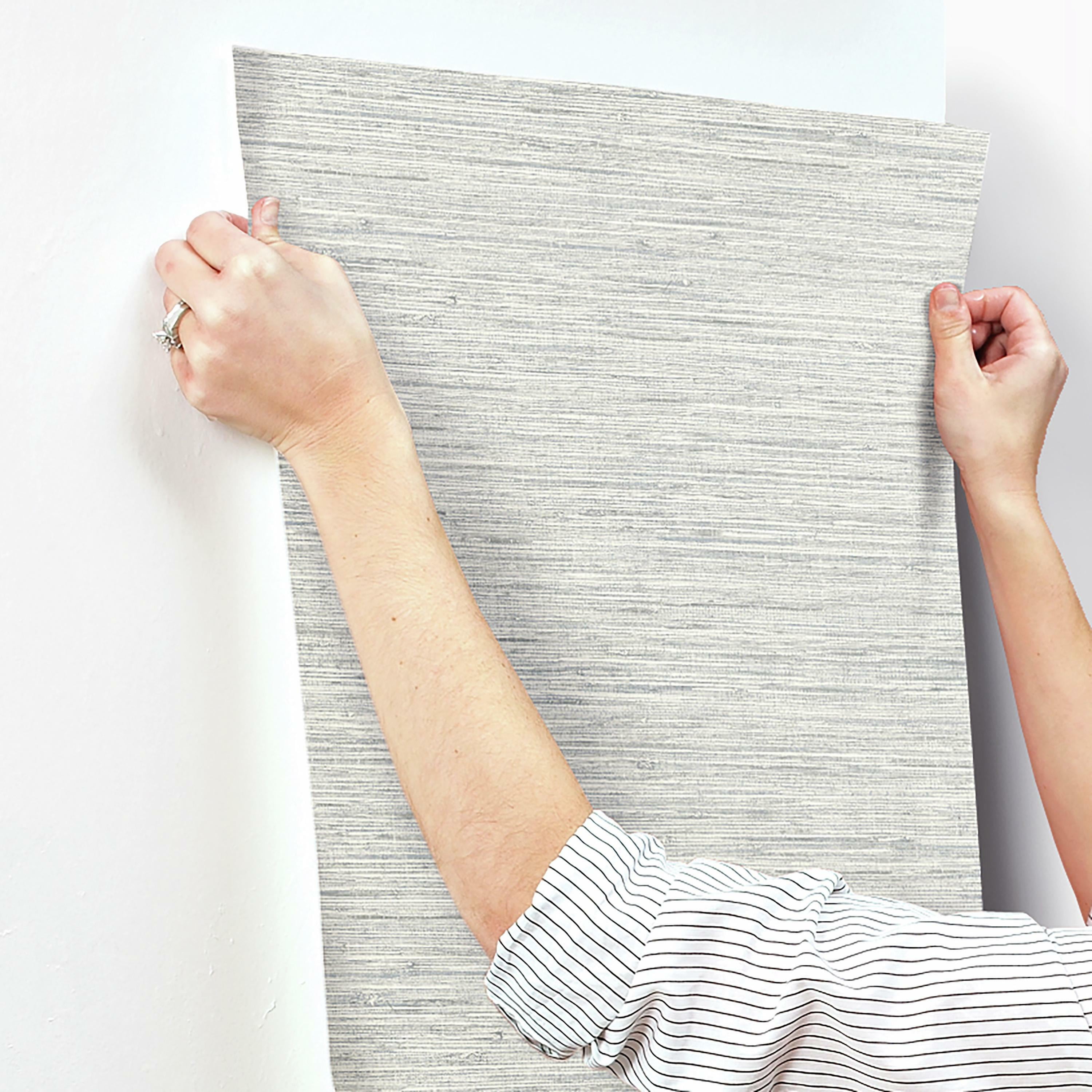 RoomMates Light Gray Grasscloth Peel and Stick Wallpaper (Light Gray, 20.5 in x 18 ft) rtj4f