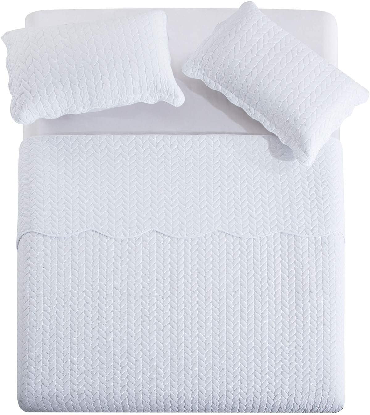 Imperial Rooms Chevron Pattern Reversible Quilt Set, Soft Microfiber Bedspread with Pillow Shams (White, Twin Size) rtoc2