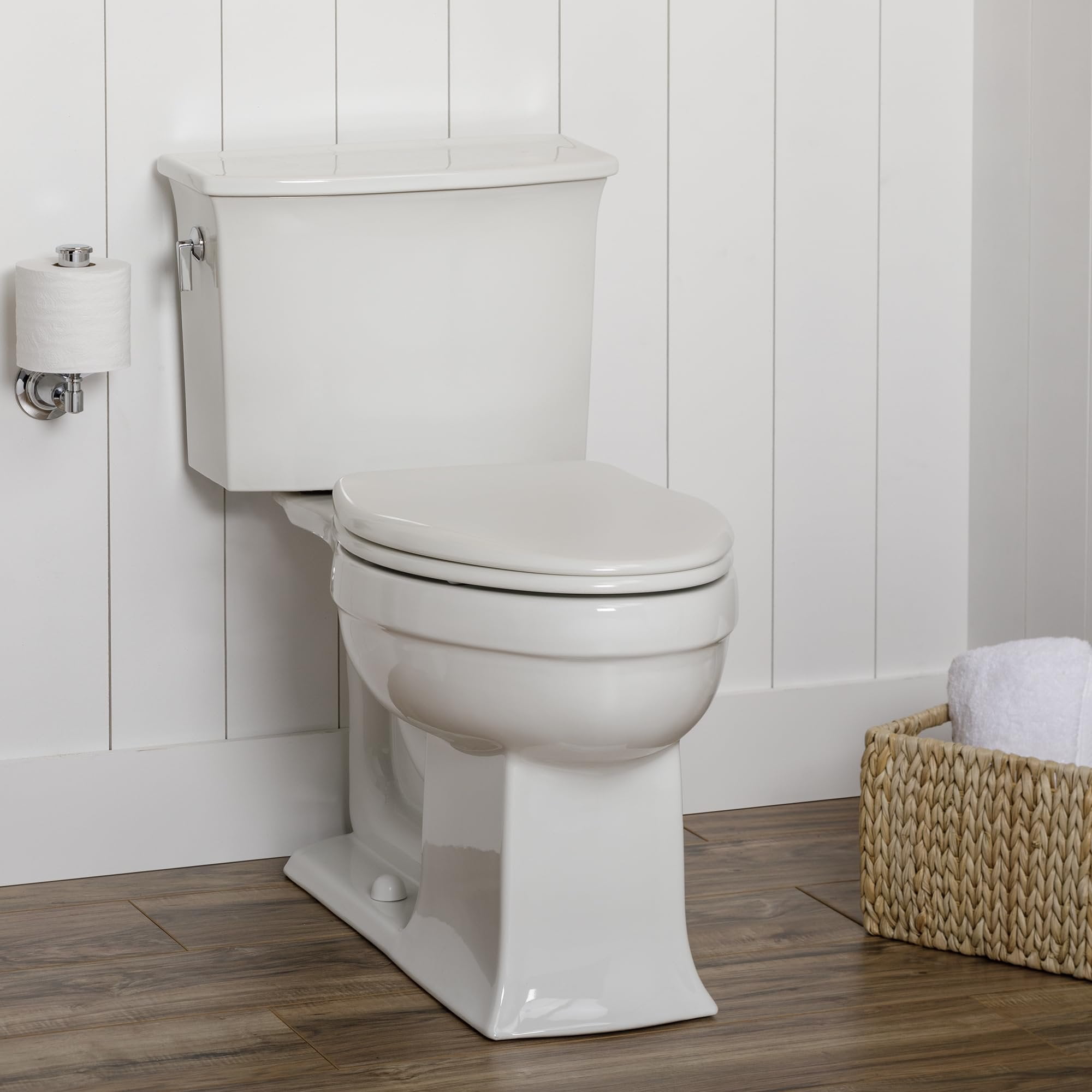 Bemis Alesio II Elongated Enameled Wood Toilet Seat with WhisperClose and STA-TITE Fastening System (White, 18.5 in) tumn3