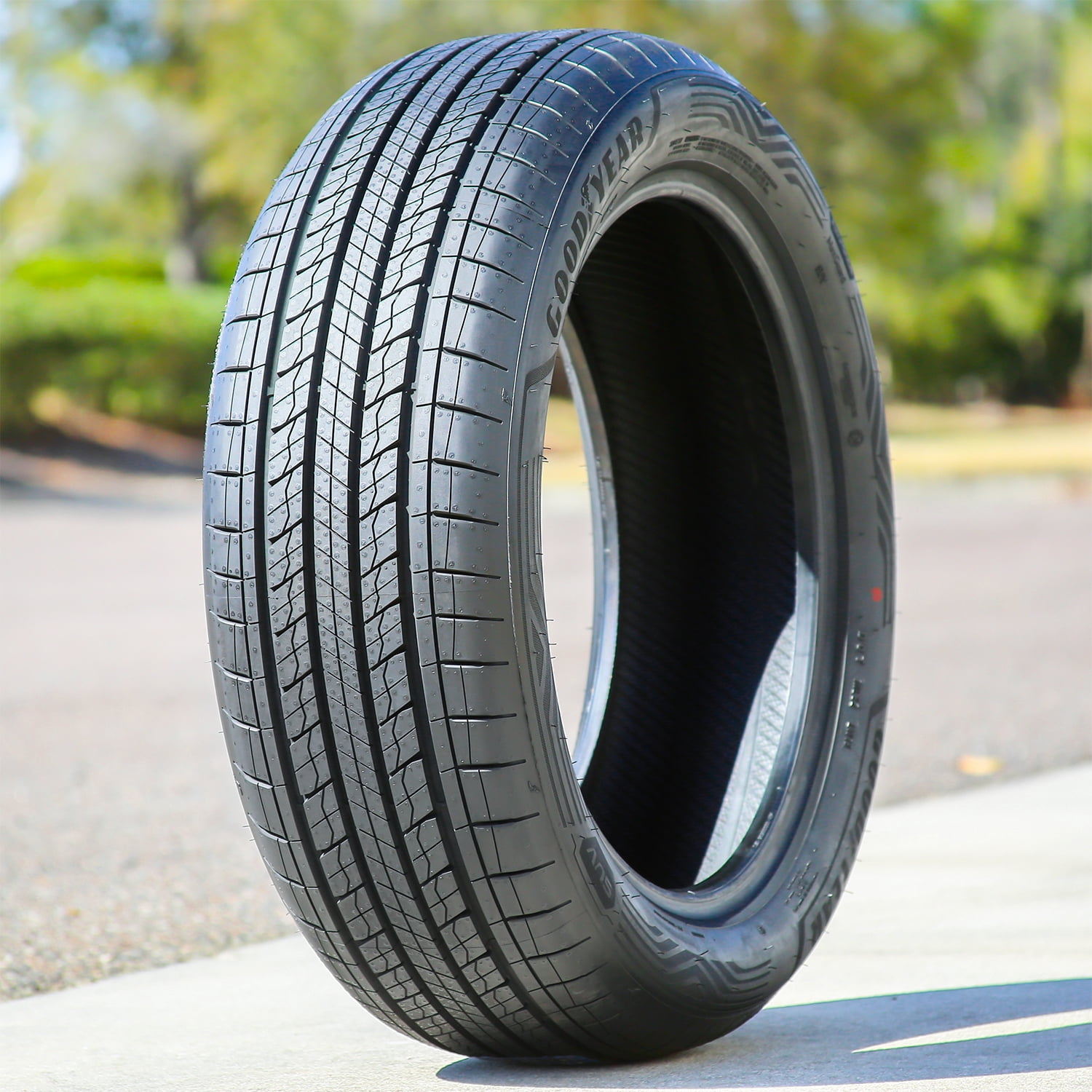 Goodyear Assurance MaxGuard SUV All Season Tire (235/65R17) o1osa