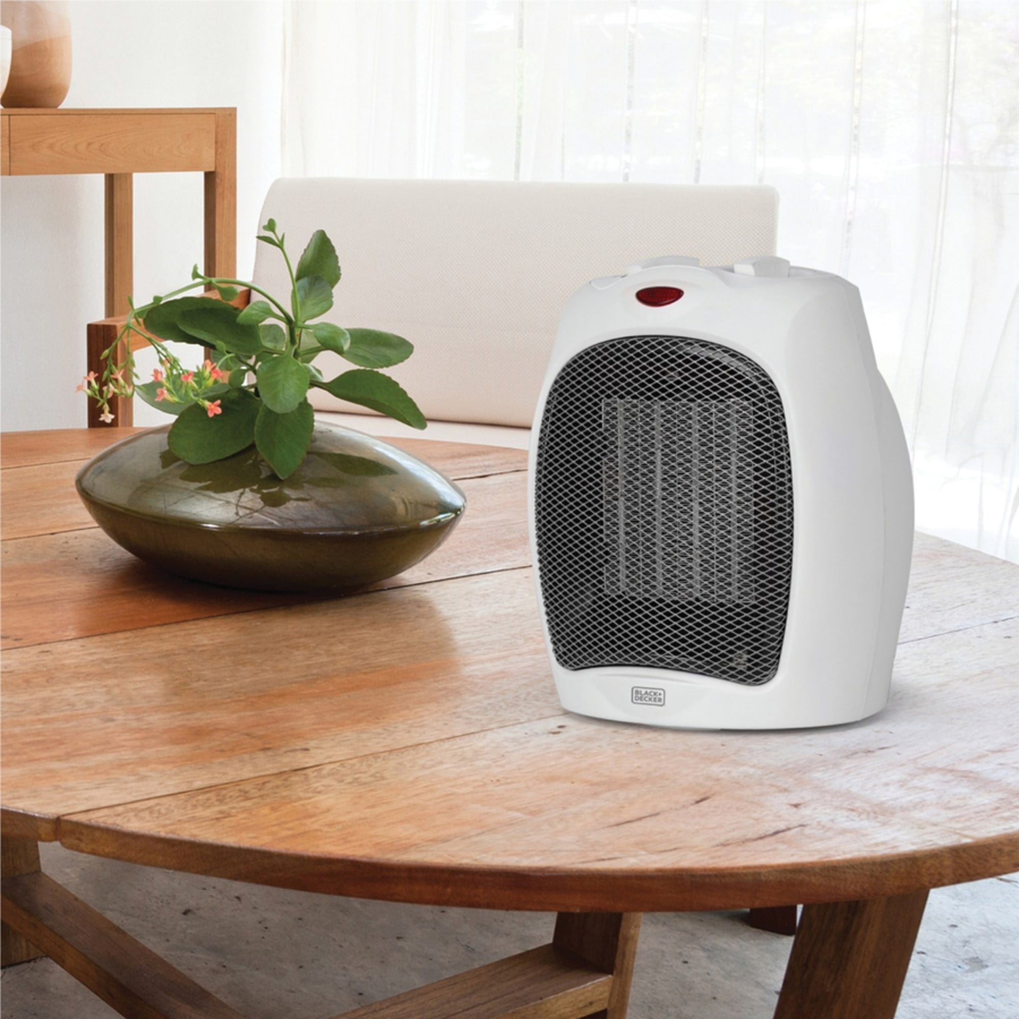 BLACK+DECKER Portable Ceramic Space Heater with Adjustable Thermostat (Black, 7.5 x 6.3 x 9.5 in) ism4p