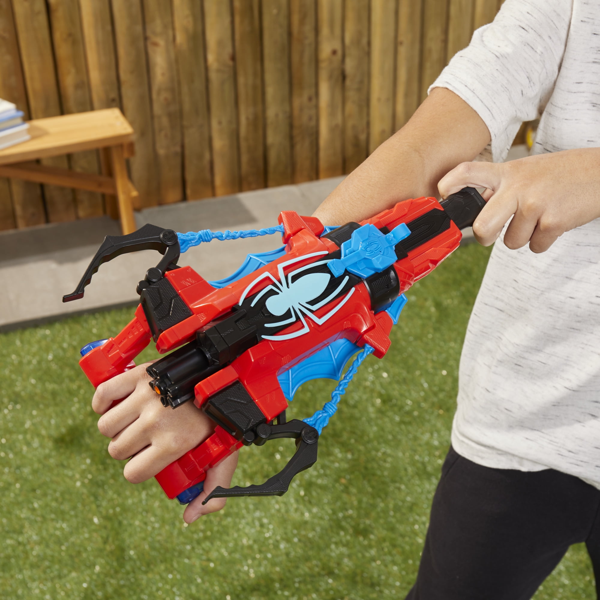 Nerf Marvel Spider-Man Strike 'N Splash 2-in-1 Toy Blaster with 3 Darts (One Size) j59yf