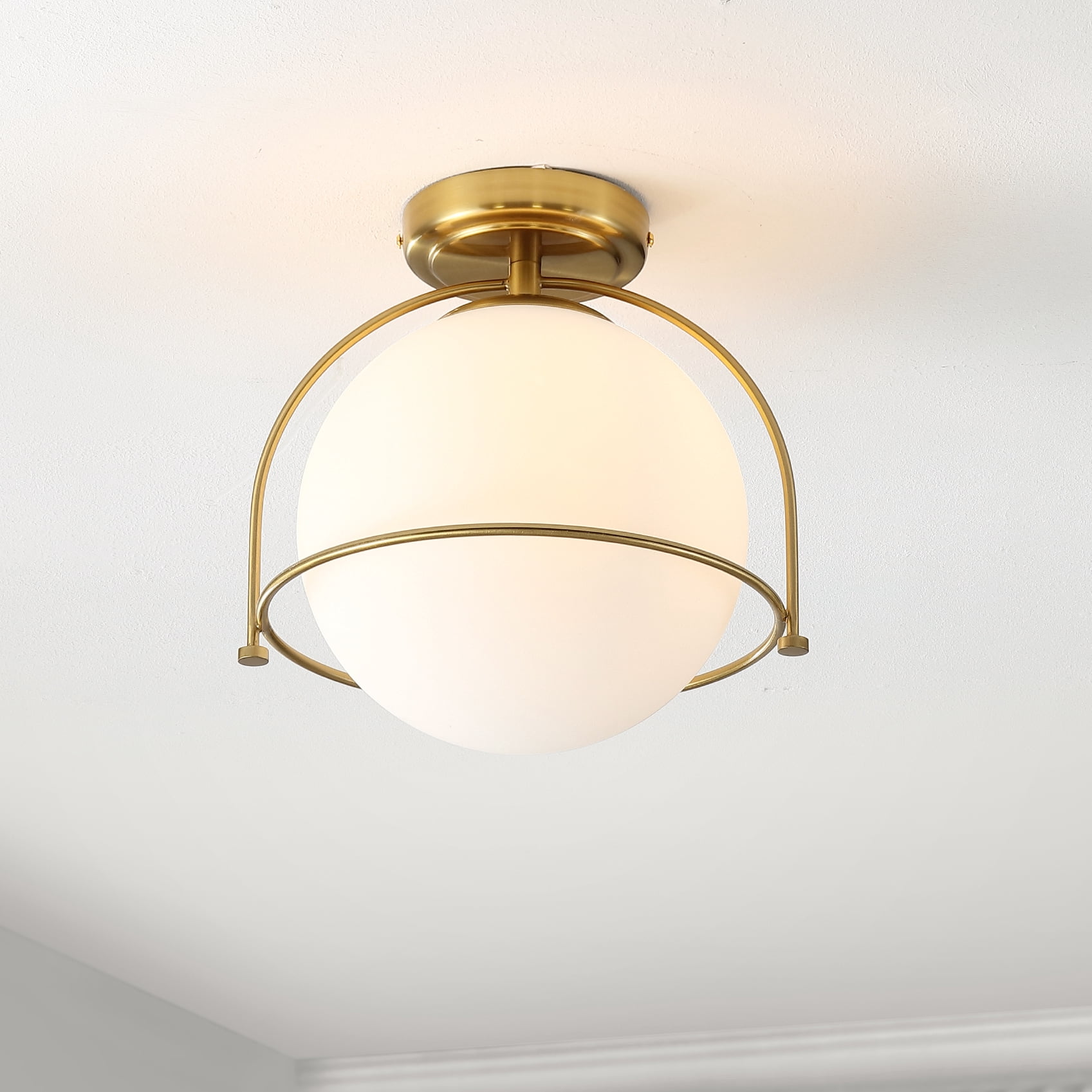 Safavieh Valise Mid-Century Flush Mount Ceiling Light with White Glass Globe (Gold, 11 in.) wxzsd