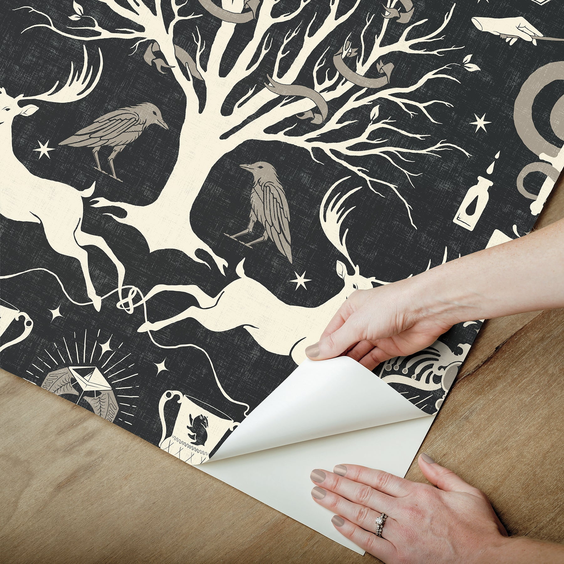 RoomMates Harry Potter Horcrux Peel and Stick Wallpaper (Black, 20.5 in x 18 ft) o1a5y