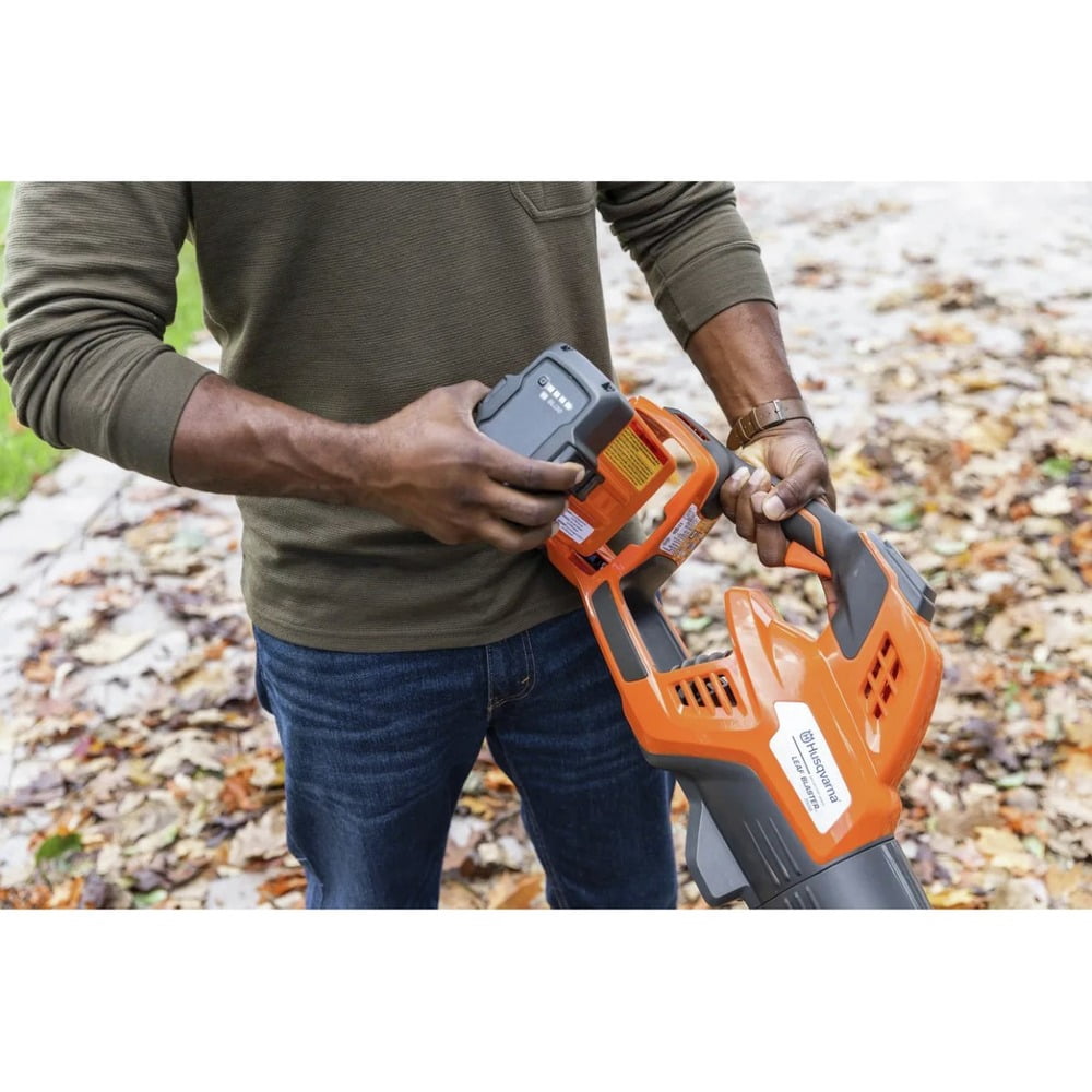Husqvarna 350iB 40V LeafBlaster Cordless Leaf Blower Kit (Orange, 10 lb) tuasc