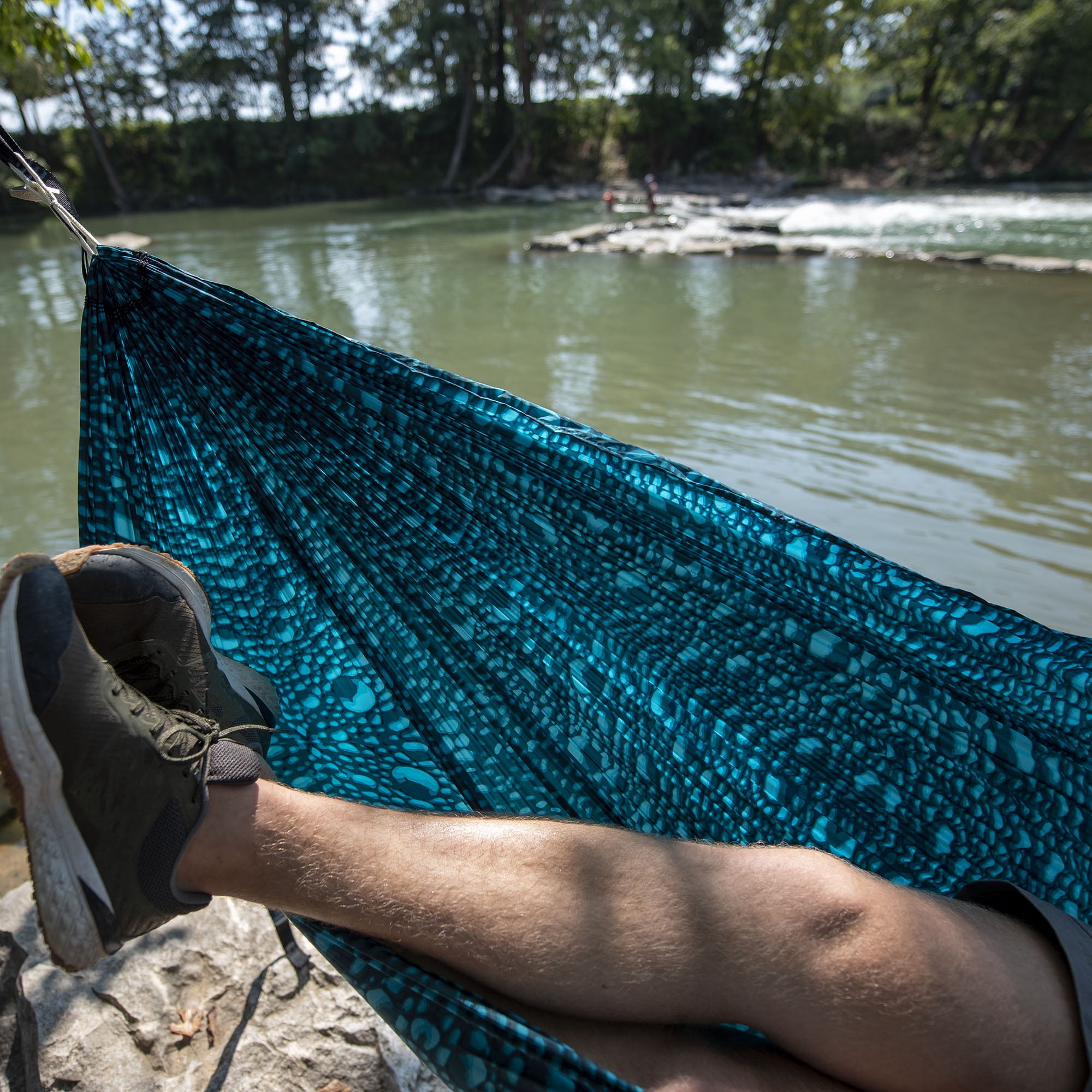 Kijaro Ultralight Portable Camping Hammock, Breathable Quick-Dry Nylon, Destination Print (Cayman Blue Iguana, 108 in. L x 57 in. W) 1s89z