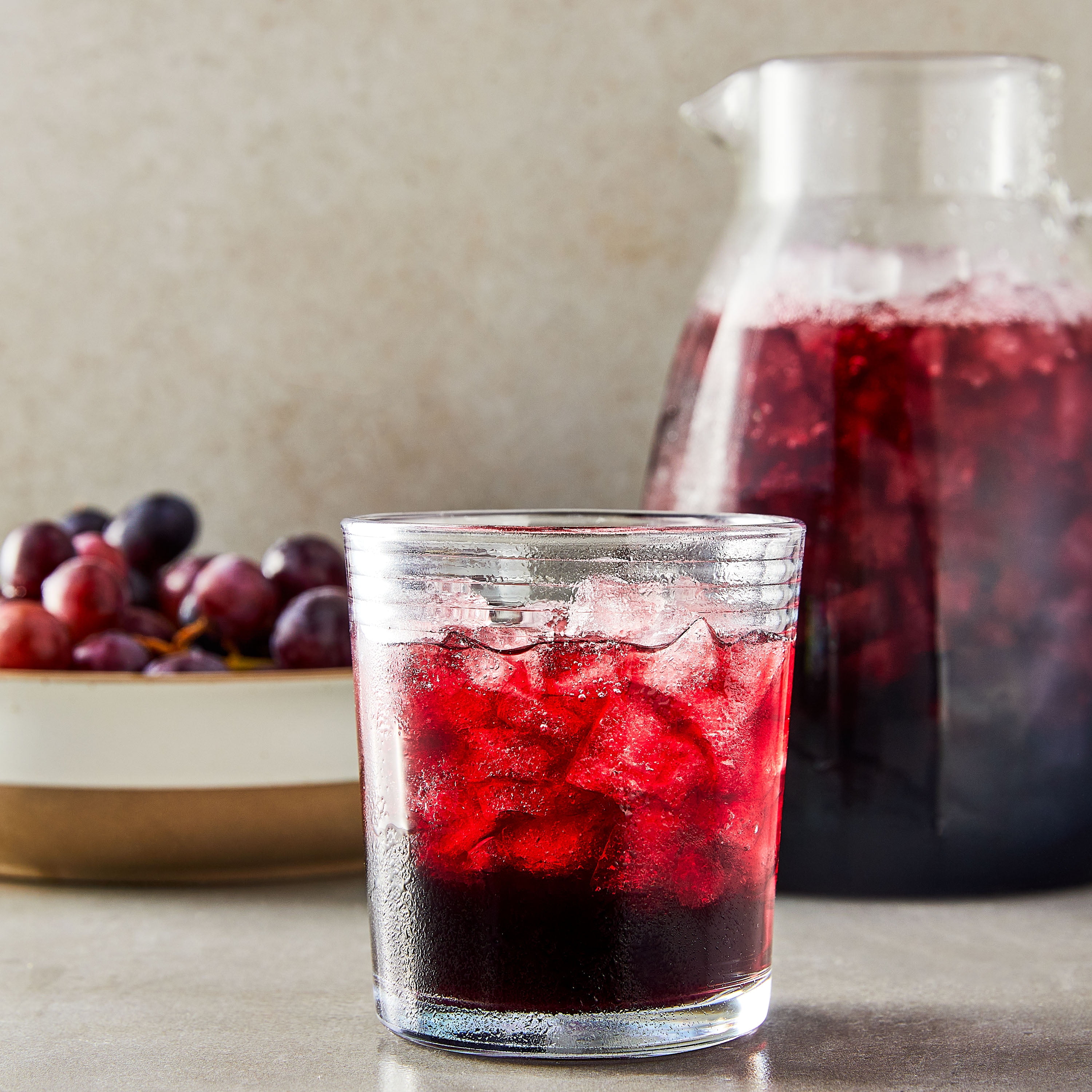 Great Value 100% Concord Grape Juice (No Sugar Added, 64 fl oz) rk93a