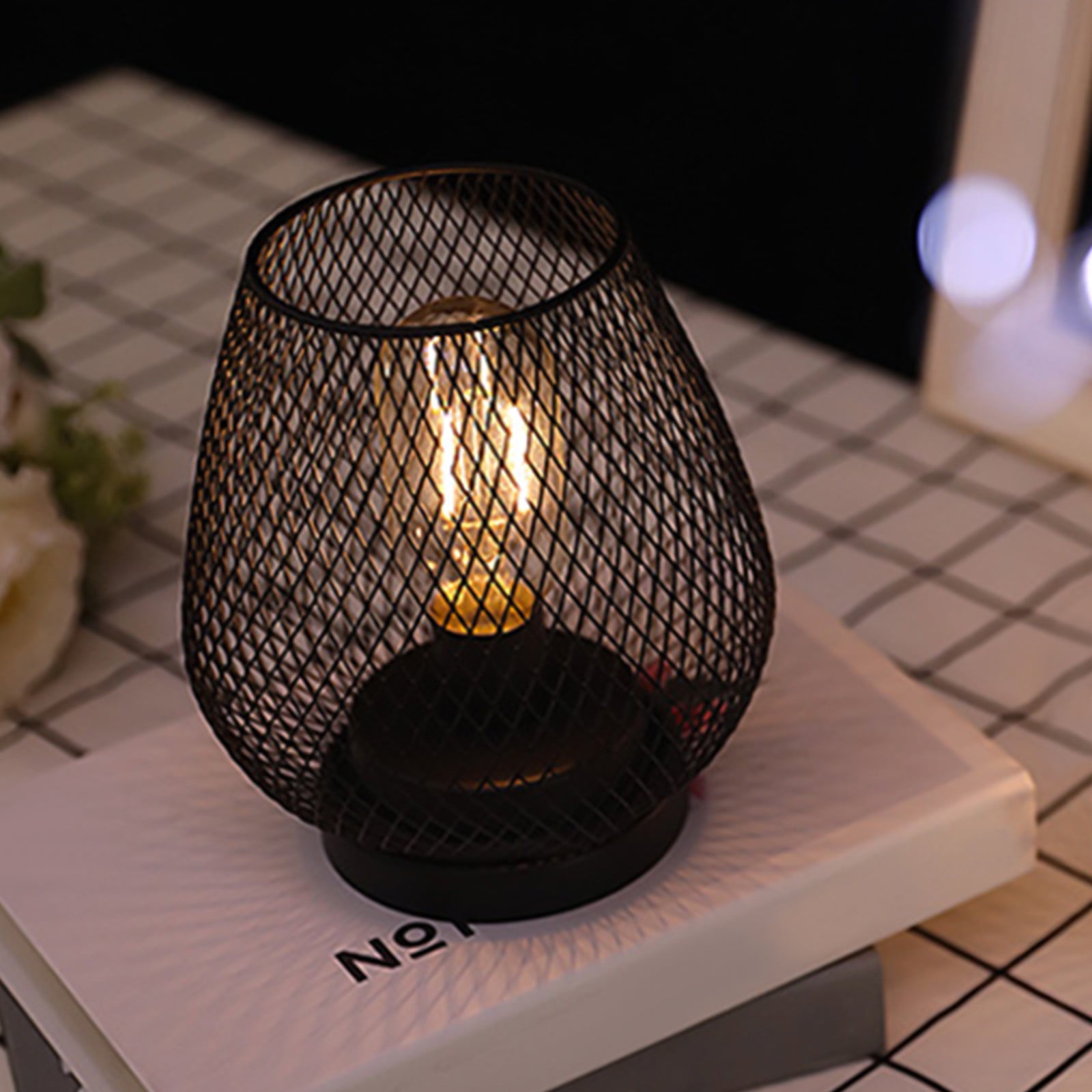 VOAVEKE Metal LED Lantern Table Lamp, Battery Powered Decorative Light with Edison Style Bulb (Black, 11 in) zwl3y