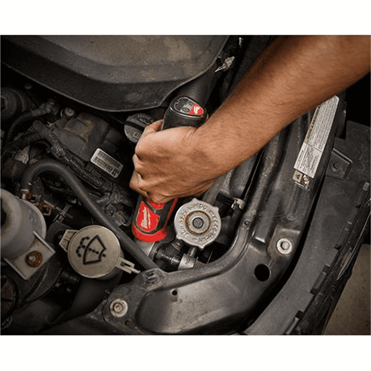 Milwaukee M12 1/4 in Hex Right Angle Impact Driver (Black, 600 in-lbs Torque) 9yj3d