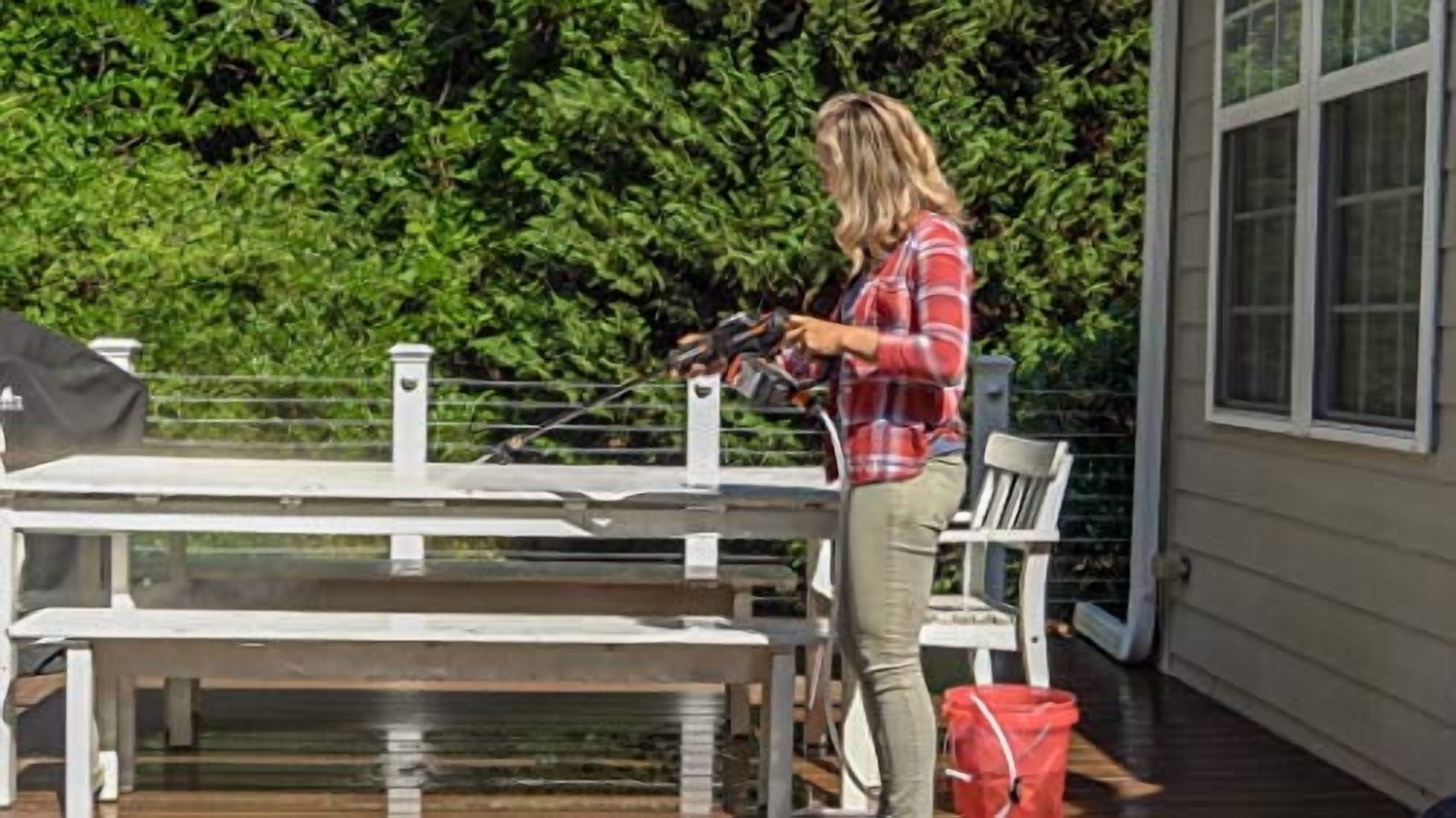 WORX 20V Brushless Hydroshot Cordless High Flow Pressure Washer (350 PSI, 5-in-1 Nozzle) frxip