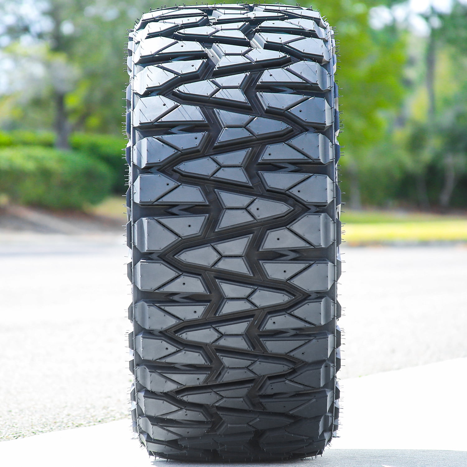 Gripmax MaxGrip M/T Mud Terrain Light Truck Tire (35x11.50R20, 10 Ply) hk314