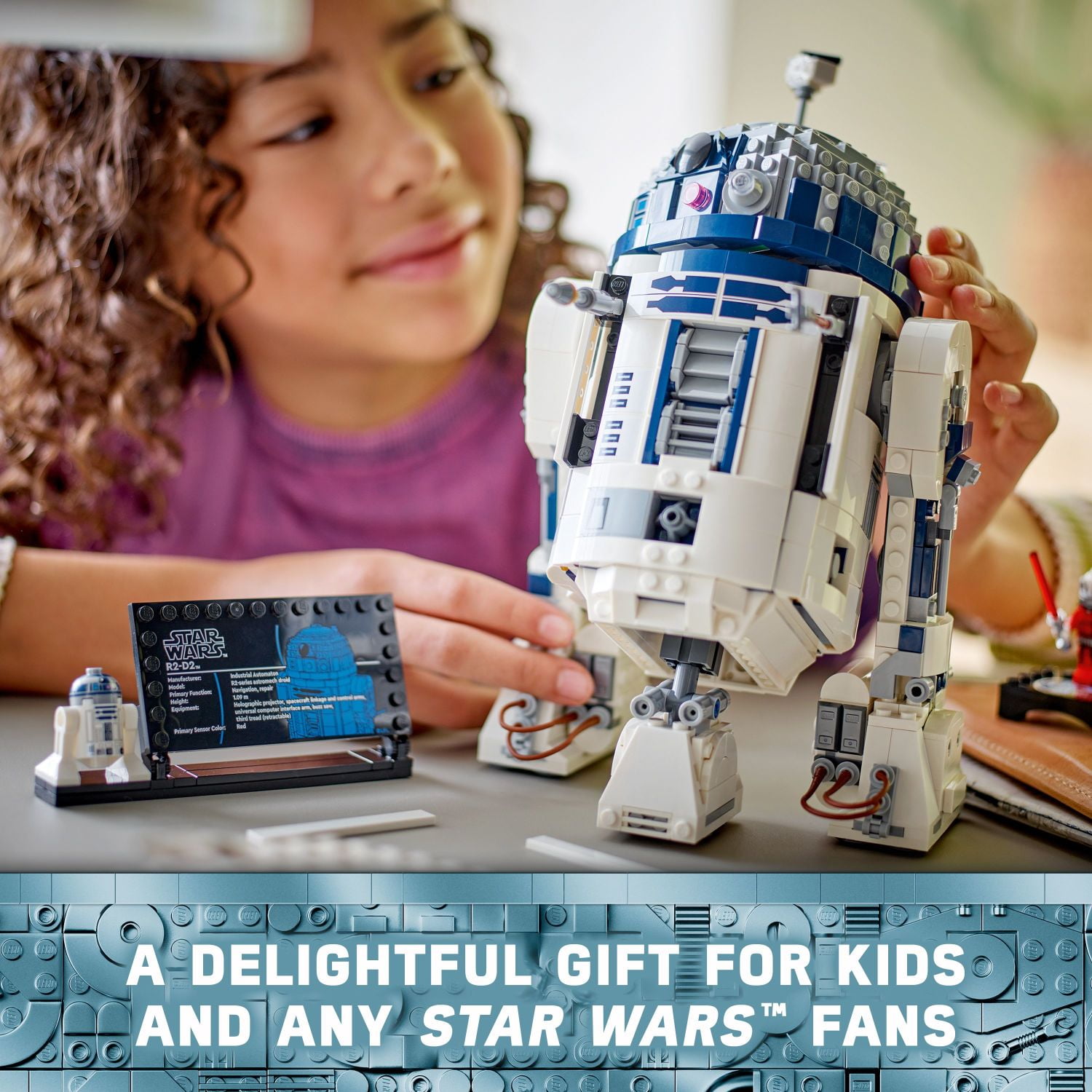 LEGO Star Wars R2-D2 Buildable Droid Figure with Darth Malak Minifigure (1,050 Pieces) ywa35