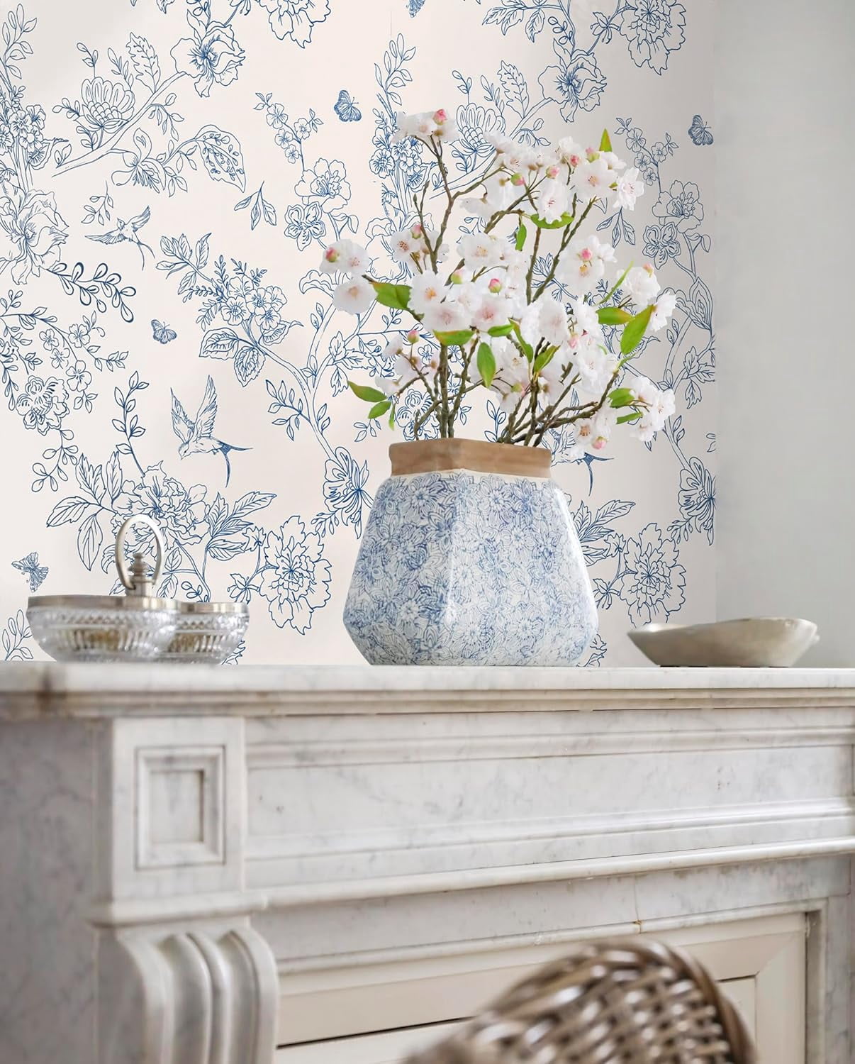 Usachibb Vintage Floral Peel and Stick Wallpaper, Removable Boho Contact Paper for Bedroom and Bathroom (Cream White and Blue, 17.7 in x 118.1 in) 7fljd