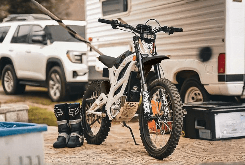 79Bike Falcon GT 16000W Electric Dirt Bike for Adults (White, 72V 40Ah) iyc21
