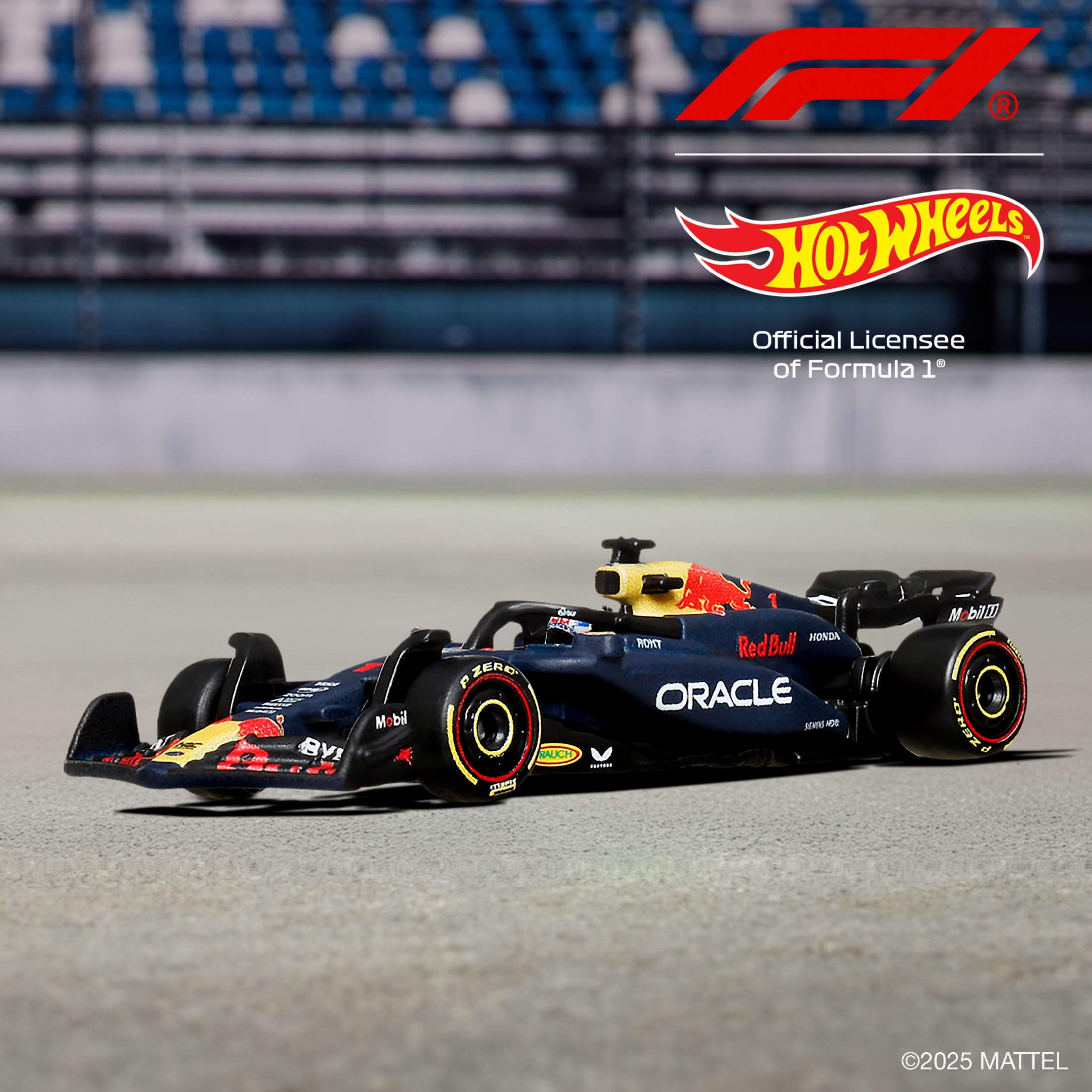 Hot Wheels Premium Die-Cast Formula 1 Collectible Race Car (1:64 Scale, 1 Car) dised