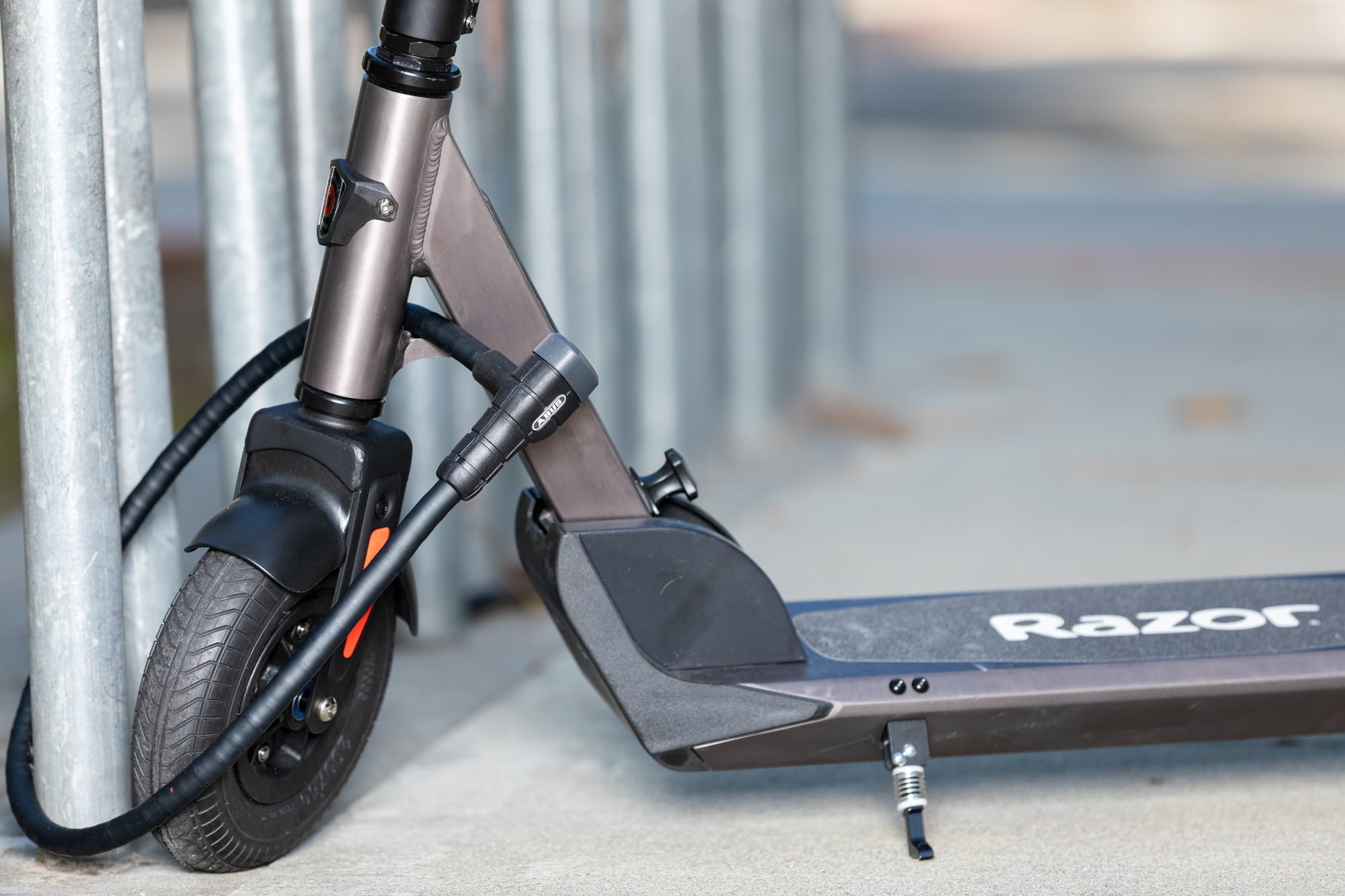 Razor E Prime III Electric Scooter for Adults, Portable Folding Commuter with 18 mph Max Speed and 15-mile Range (Black, 220 lb Capacity) fjgv5