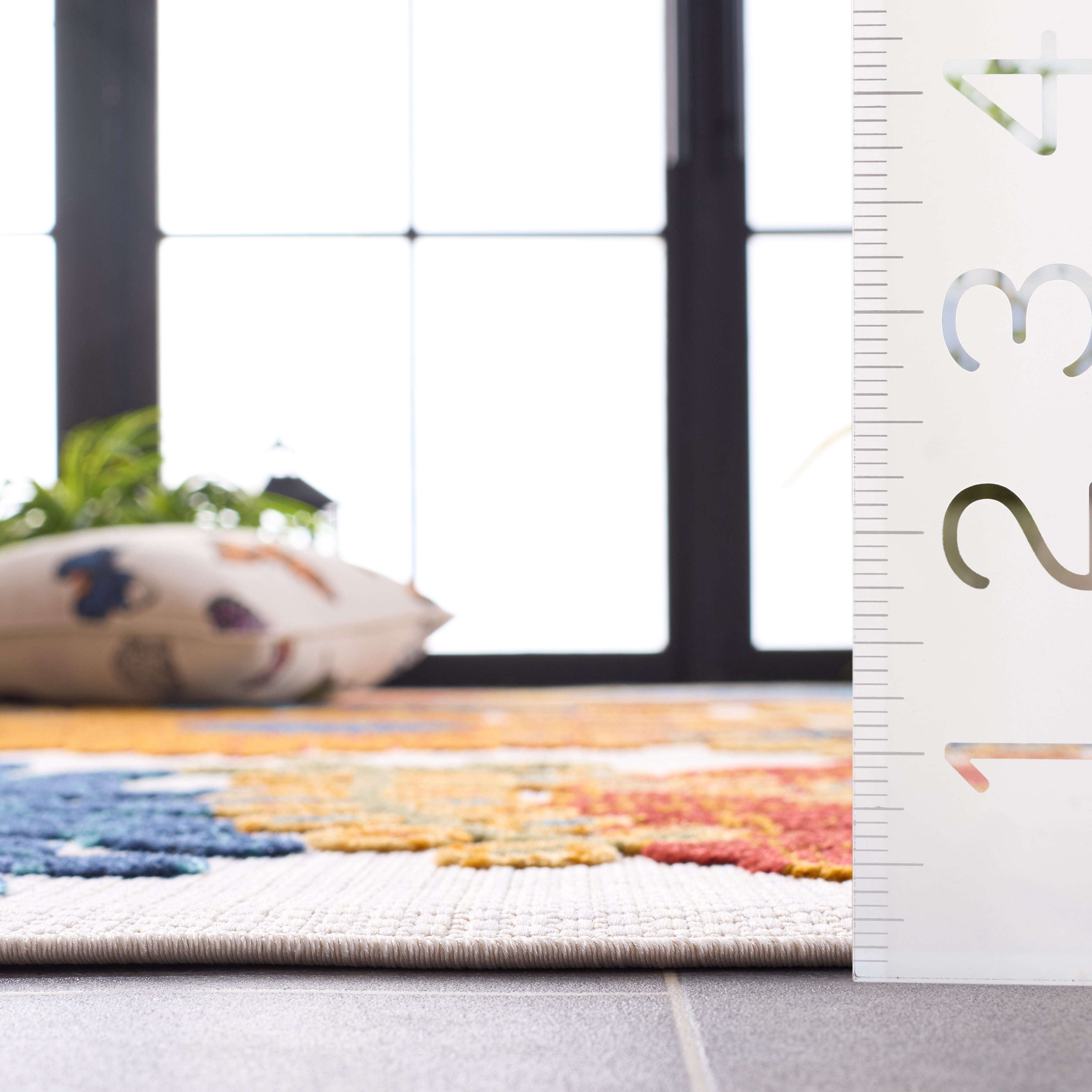 Safavieh Cabana Garnet Indoor/Outdoor Area Rug, Durable Weather-Resistant Floor Decor (Cream/Red, 5 ft 3 in x 7 ft 6 in) 9vobn