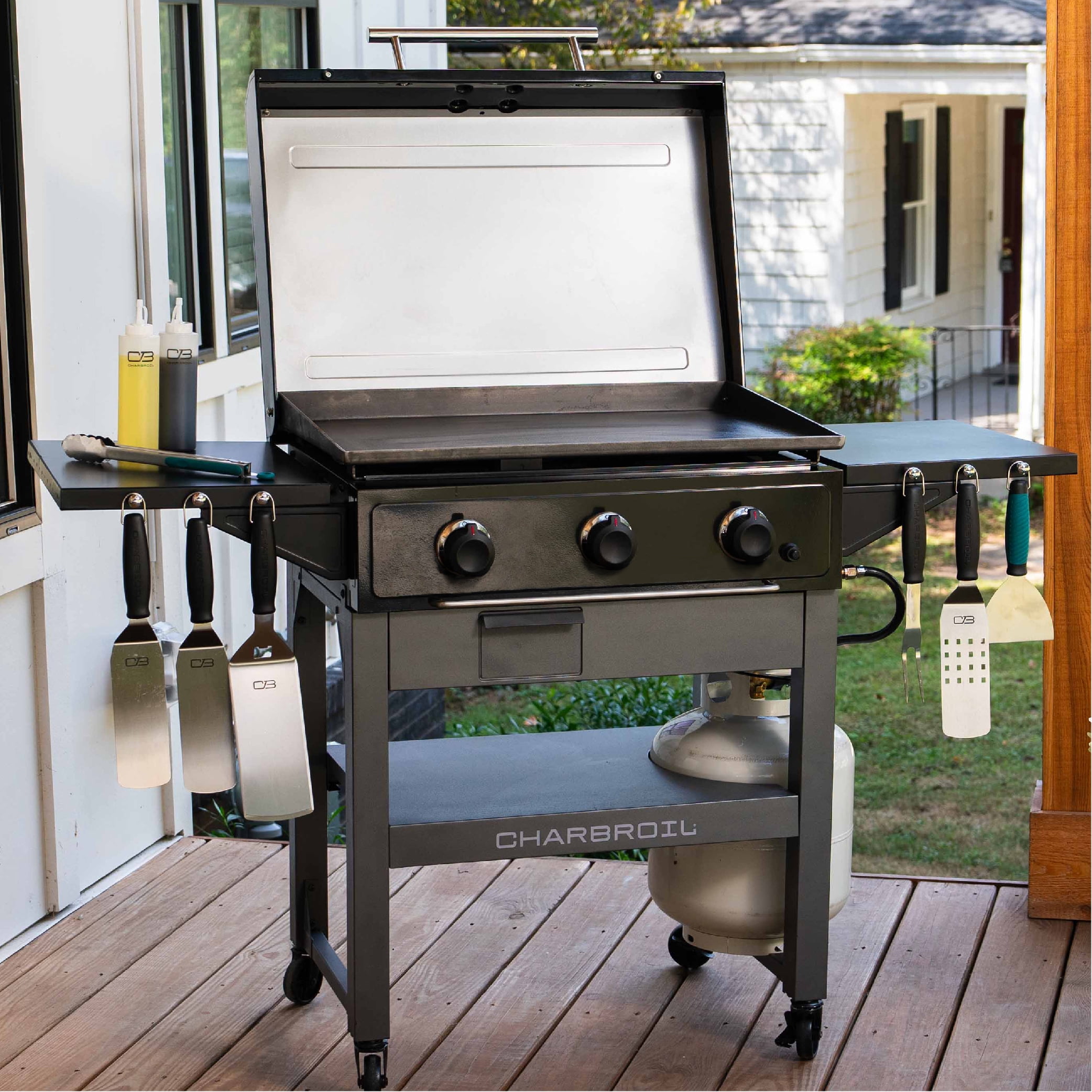 Charbroil Performance Series 3-Burner Propane Gas Griddle with Cart (28 in) fute5