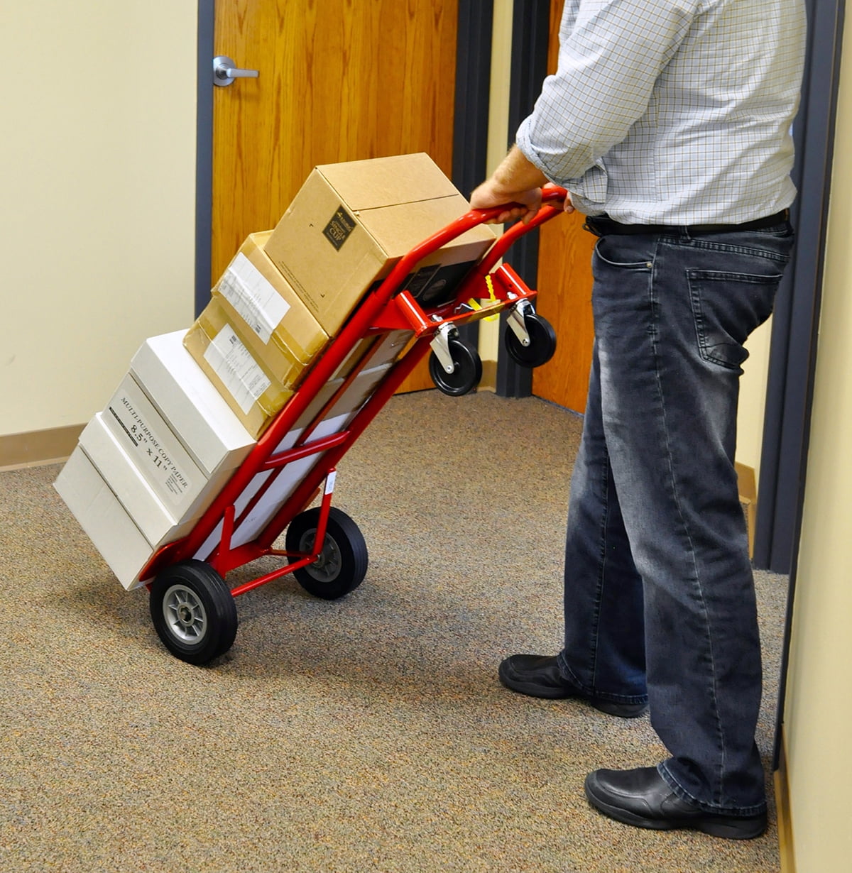 Milwaukee Convertible Hand Truck, Heavy-Duty Steel Dolly with Puncture-Proof Tires (600 lb Capacity, 47 in Height) y92w3
