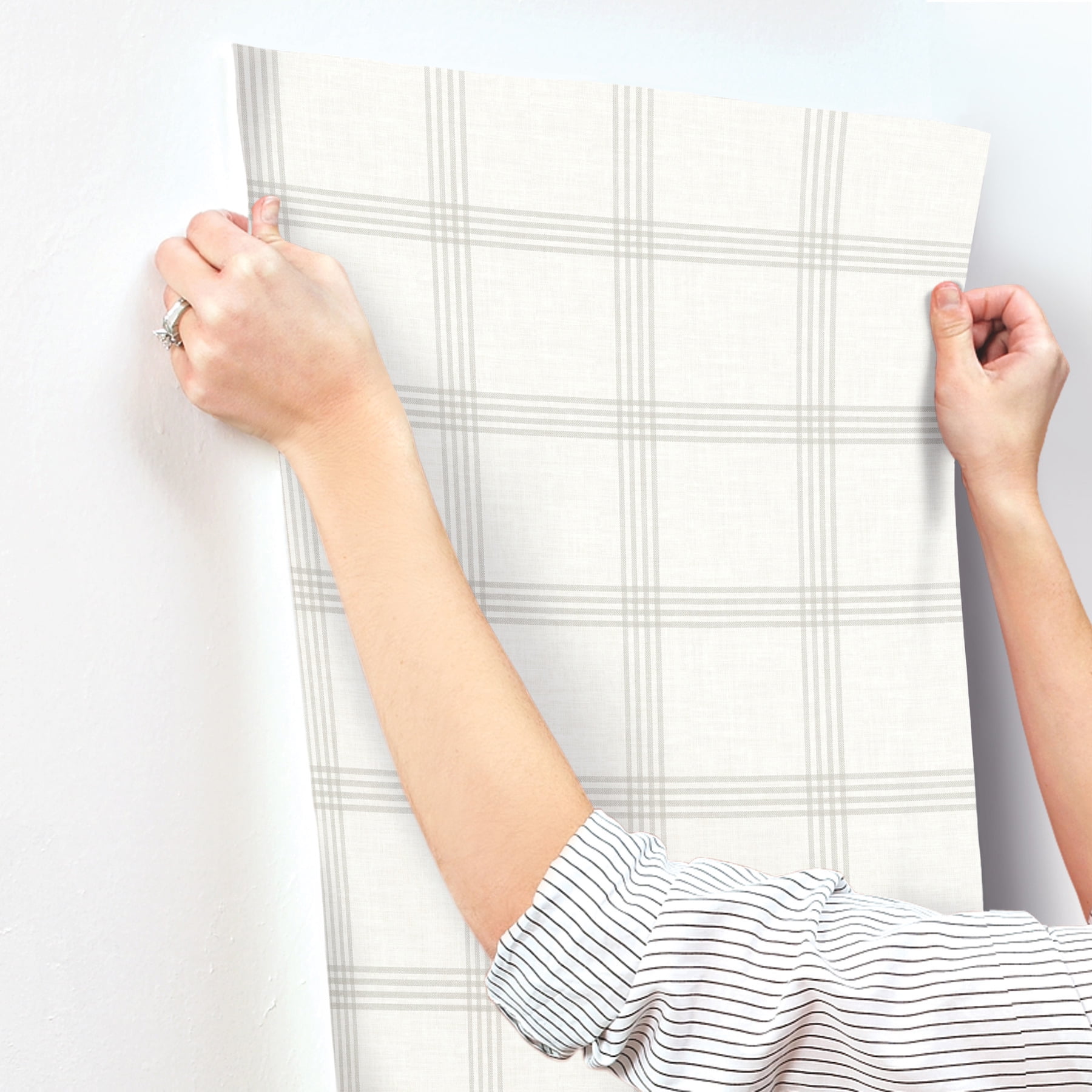 Chesapeake Twain Plaid Wallpaper (Light Grey, 20.5 in x 33 ft) 5u5af