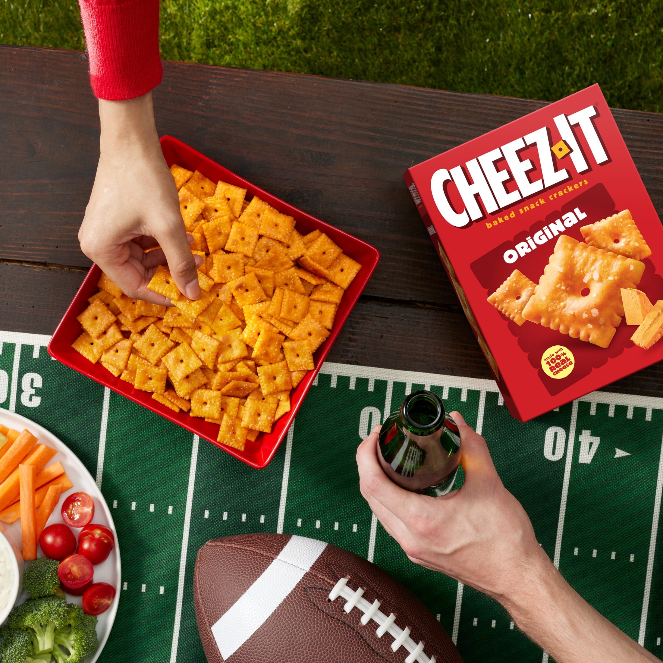 Cheez-It Original Baked Snack Crackers (21 oz) go40y