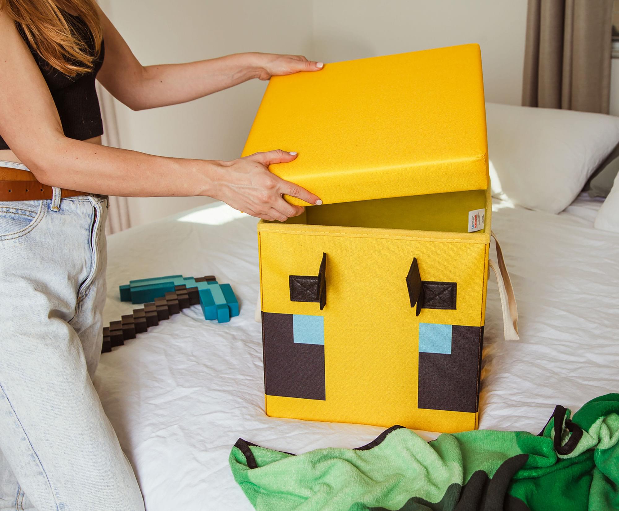 Minecraft Bee Fabric Storage Bin Cube Organizer with Lid (Yellow, 15 in) gi3cp