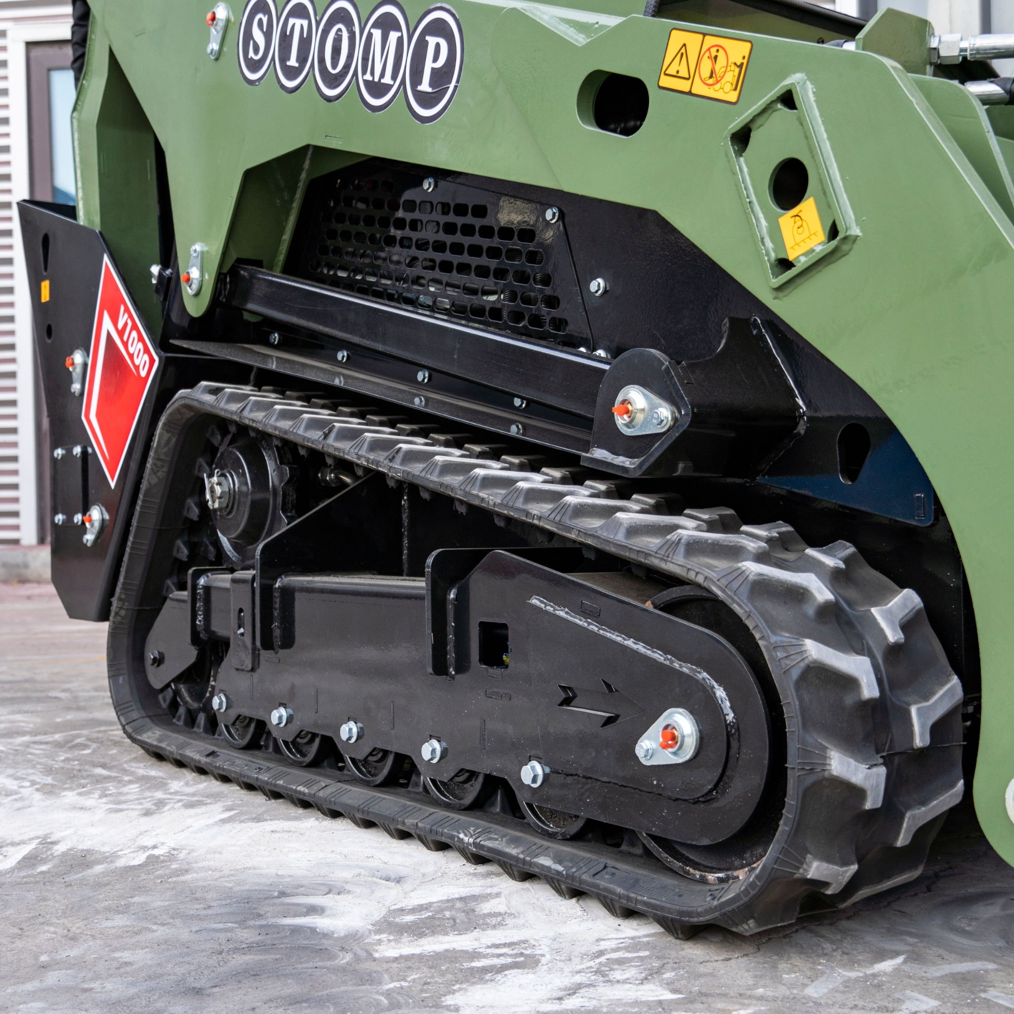 TYPHON STOMP V1000 Diesel Skid Steer Loader (Green, 1.5 Ton) znrn3
