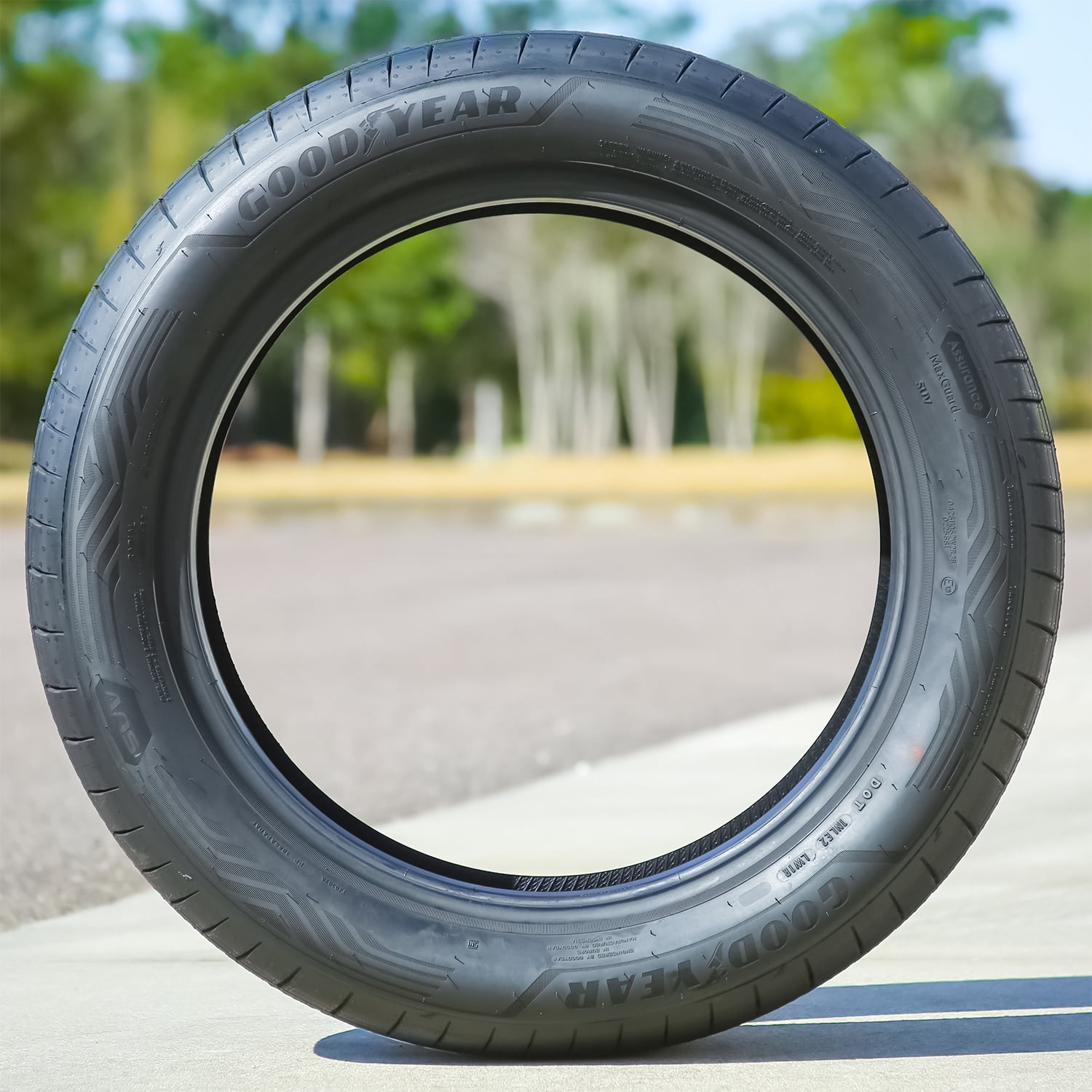 Goodyear Assurance MaxGuard SUV All Season Tire (235/65R17) o1osa