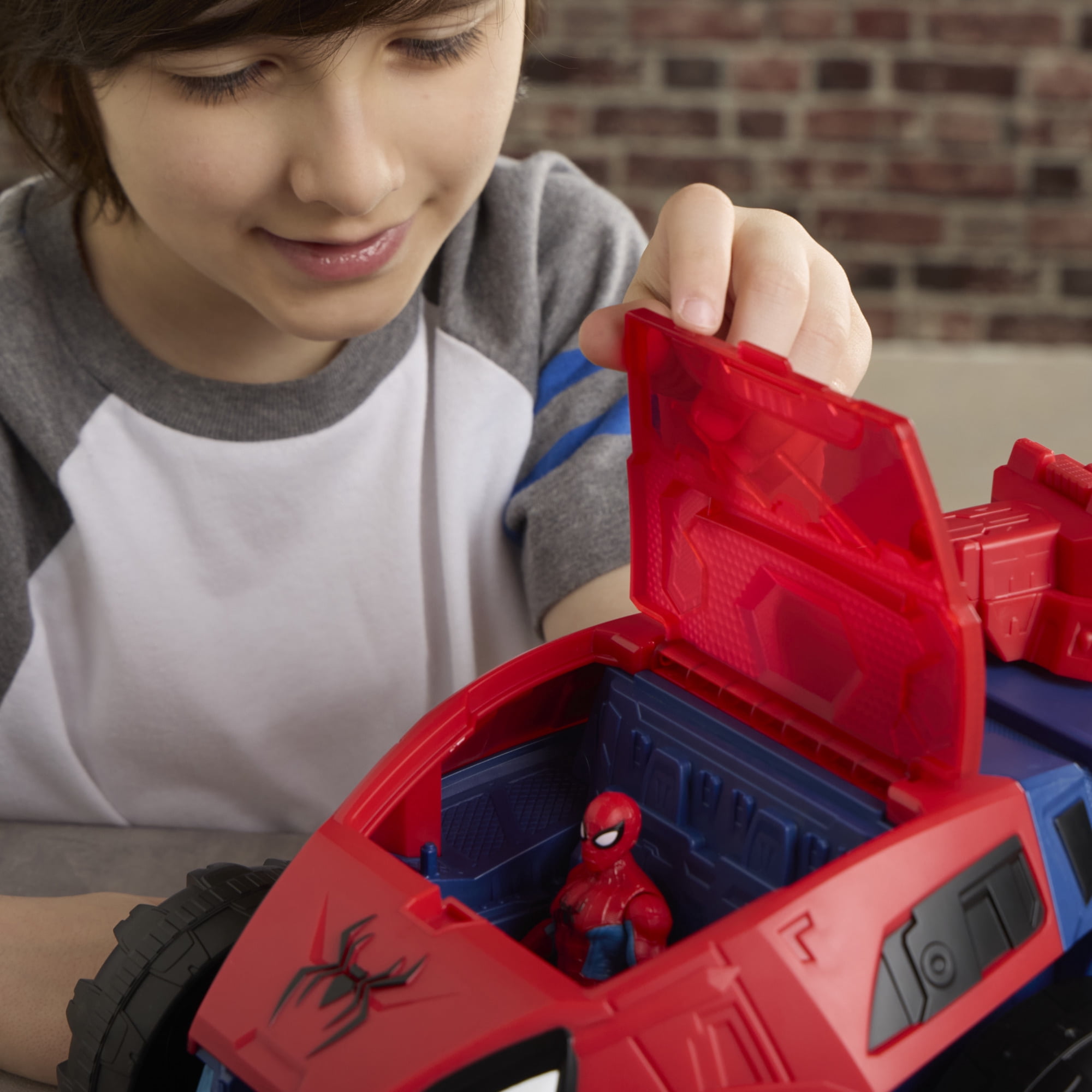 Spider-Man Marvel Brand New Day 2-In-1 Super Chompin Tank Action Figure and Toy Vehicle (4.5 in) e14x0