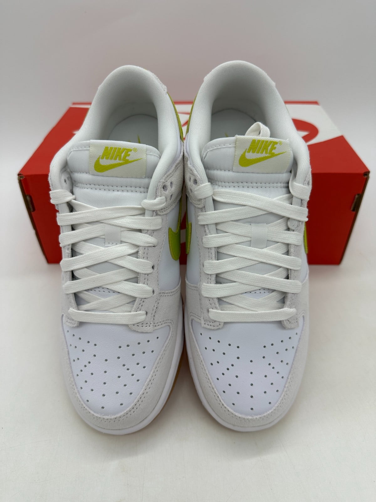 Nike Dunk Low Women's Athletic Shoes Leather Sneakers (White/Green, 8 US) vp2zu