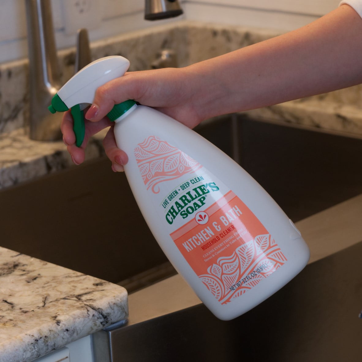 Charlie's Soap Kitchen and Bath Household Cleaner, Non-Toxic Multi-Surface Spray (32 oz) 9hcau