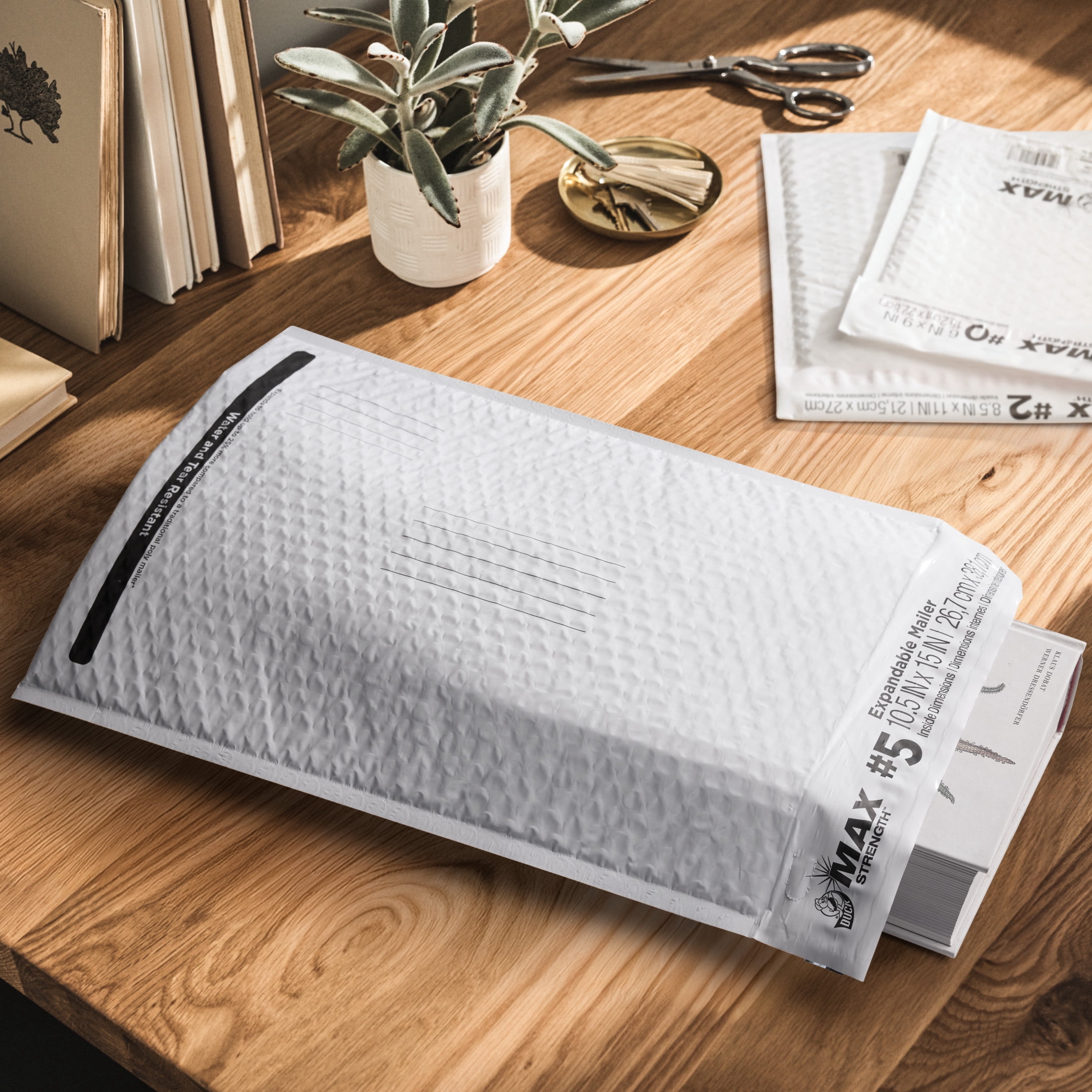 Duck Brand Max Strength Self-Sealing Gusseted Poly Bubble Mailer (White, 10.5 in x 15 in) ov935