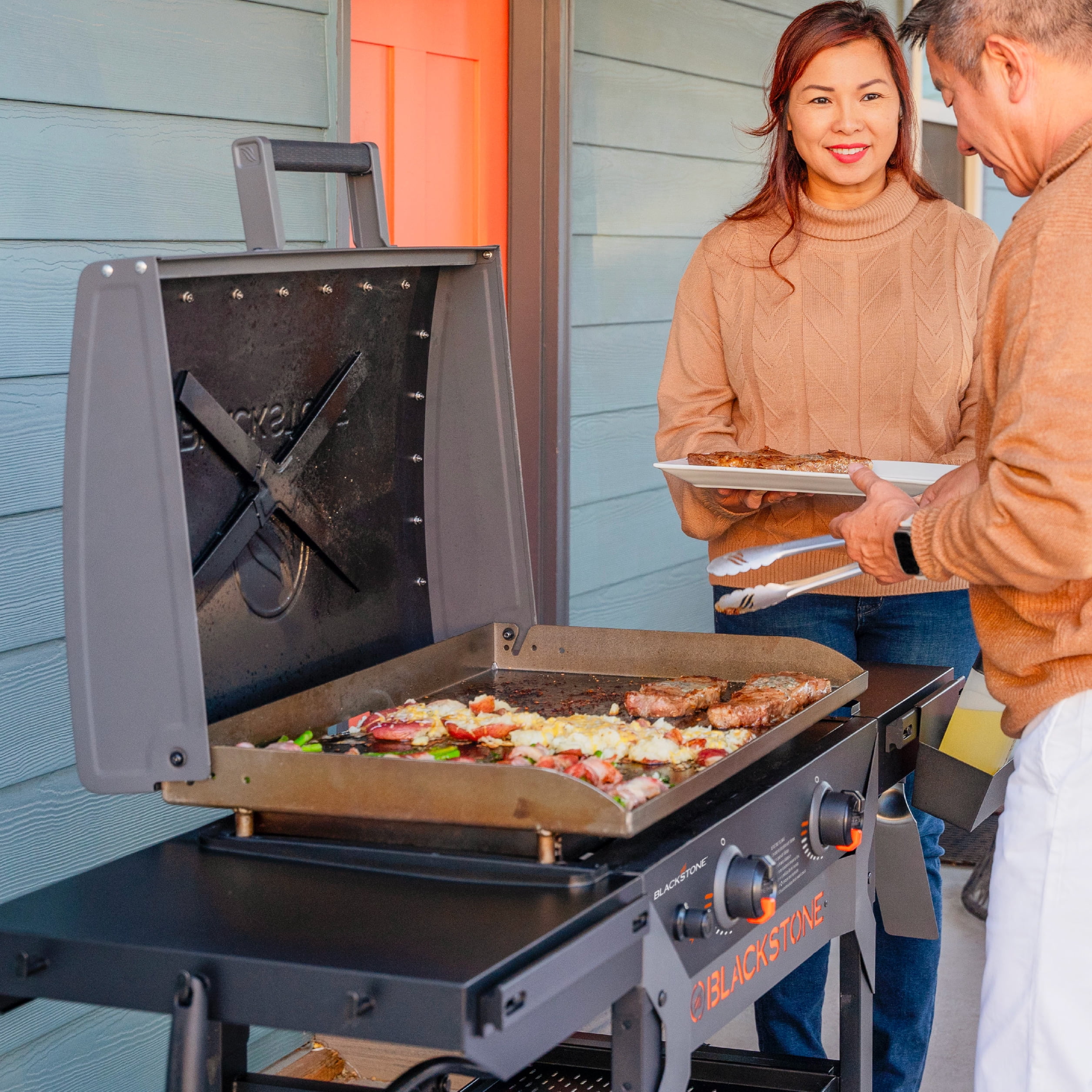 Blackstone 28 in Propane Griddle Grill 2311, Portable Outdoor Flat Top with X-Braced Hood (Black, 28 in) 8rvxt