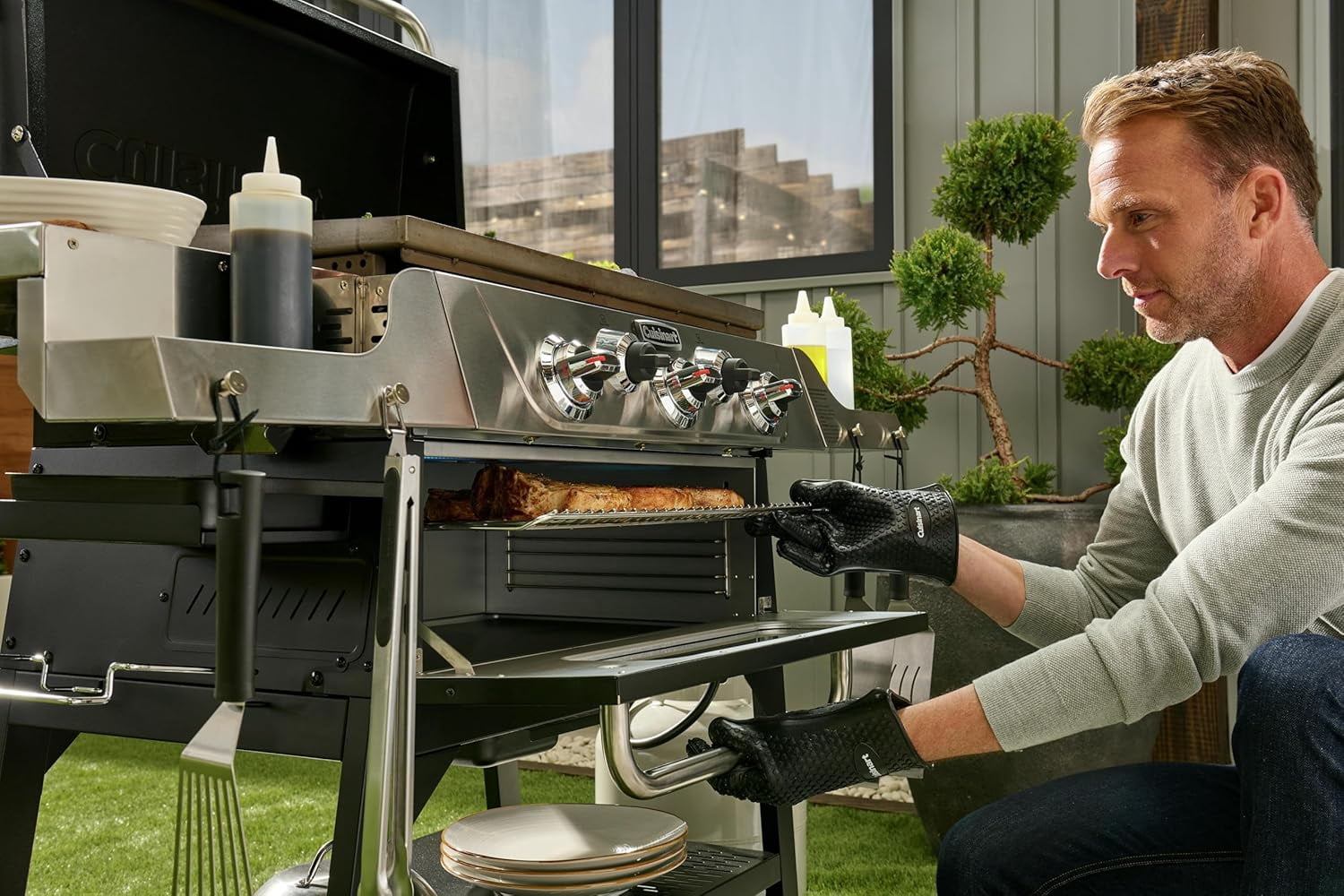 Cuisinart 28 in Outdoor Griddler and Broiler Combo, 2-in-1 Carbon Steel Flat-Top Grill with Hood (Black, 28 in) wvtl0