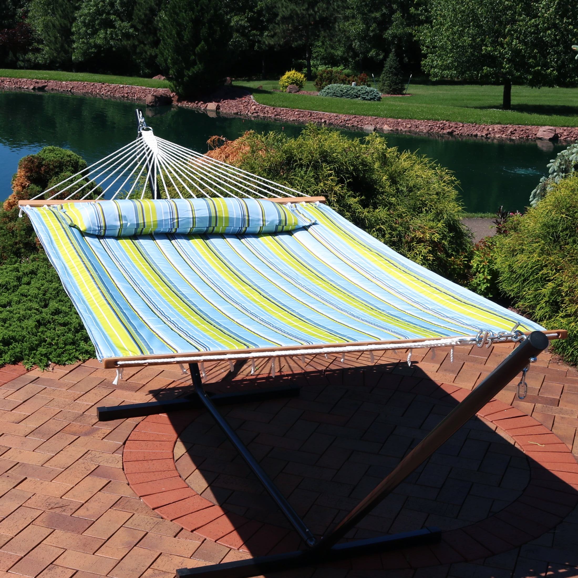 Sunnydaze 2-Person Quilted Polyester Spreader Bar Hammock (Blue and Green, 74 in x 55 in) qhkh5