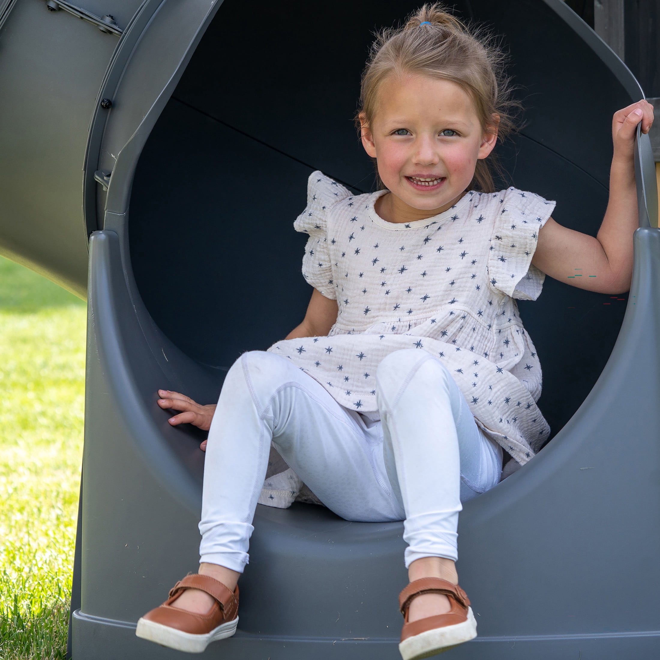 Backyard Discovery Dover Bay Spruce Swing Set with Clubhouse, Rock Wall, and Slides (Brown, 11-Child Capacity) 9d4n2
