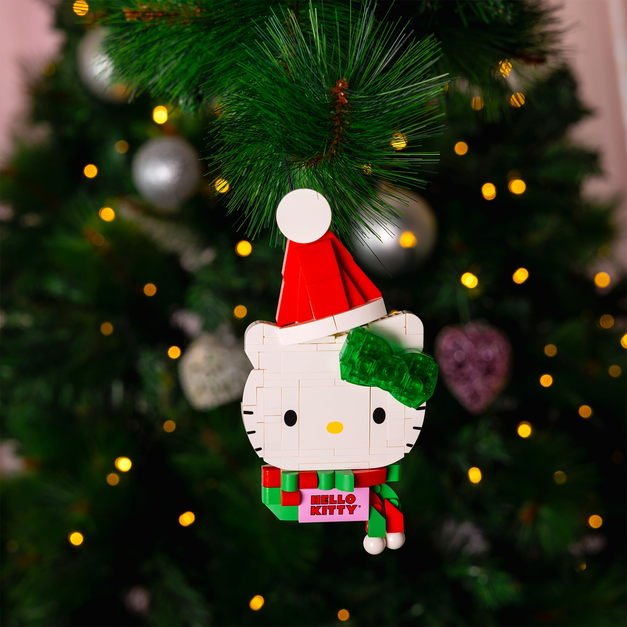 Brickcraft Hello Kitty Holiday Building Kit, Festive Sanrio Character Display Set (152 Piece Set) 0088p